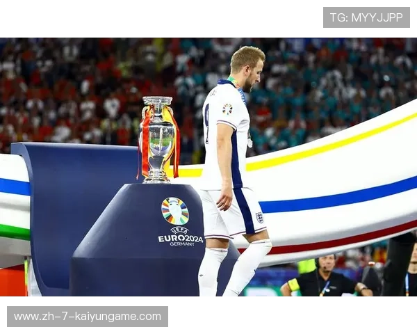 凯恩冷静推射点球,热刺悬念战中稳住局面 凯恩冷静推射点球,热刺悬念战中稳住局面