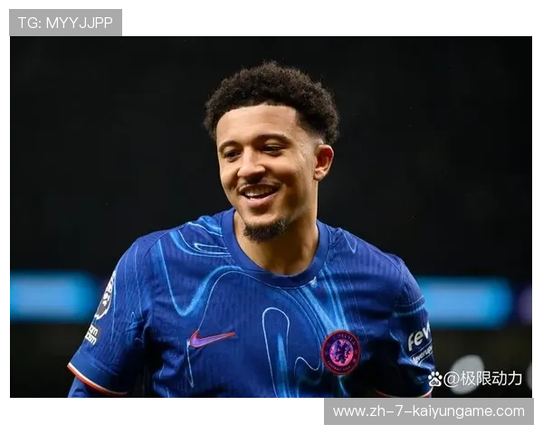 切尔西一脚穿越找到了对方防线弱点